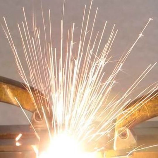 Laserschweißen von Stahl an Aluminium. Laserschweißen von Stahl an Aluminium.