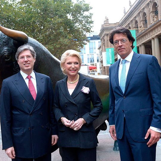 Der erste Handelstag der Schaeffler-Aktie liegt schon etwas zurück. Nun folgte die SDAX-Freigabe. Der erste Handelstag der Schaeffler-Aktie liegt schon etwas zurück. Nun folgte die SDAX-Freigabe.