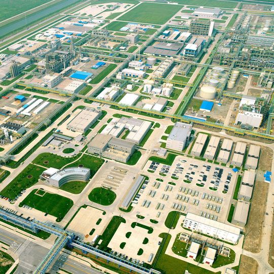 Covestro plans to close the MDI plant in Tarragona, but retain the site as chemical park and center for Polyurethane systems. Covestro plans to close the MDI plant in Tarragona, but retain the site as chemical park and center for Polyurethane systems.