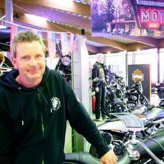 Thorsten Spratte in seinem neuen Harley-Reich, inzwischen das dritte in NRW. Thorsten Spratte in seinem neuen Harley-Reich, inzwischen das dritte in NRW.