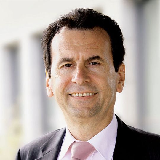 Volkswagen hat einen neuen Personalvorstand: Dr. Karlheinz Blessing startet am 1. Januar in Wolfsburg. Volkswagen hat einen neuen Personalvorstand: Dr. Karlheinz Blessing startet am 1. Januar in Wolfsburg.