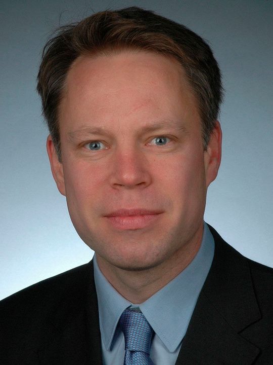 Moritz von Plate, CEO von Cassantec AG meint: „Der Mensch wird in der Produktion auf absehbare Zeit nicht zu ersetzen sein.“ Moritz von Plate, CEO von Cassantec AG meint: „Der Mensch wird in der Produktion auf absehbare Zeit nicht zu ersetzen sein.“