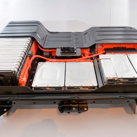 Unter anderem könnten Batterien des Nissan Leaf ein zweites Leben bekommen. Unter anderem könnten Batterien des Nissan Leaf ein zweites Leben bekommen.