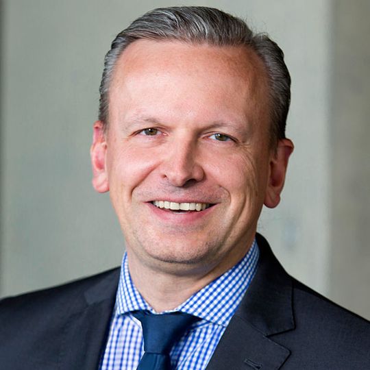 Thomas Jessulat übernimmt mit Wirkung zum 1. Januar 2016 die Funktion des Finanzvorstands. Thomas Jessulat übernimmt mit Wirkung zum 1. Januar 2016 die Funktion des Finanzvorstands.