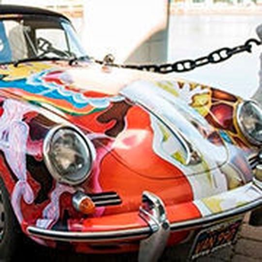 3.500 Dollar hatte Janis Joplin einst für das ursprünglich delphingraue Cabrio bezahlt. 3.500 Dollar hatte Janis Joplin einst für das ursprünglich delphingraue Cabrio bezahlt.