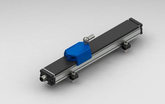 Äußerst flach und dynamisch: Der induktive Linearsensor TF1 arbeitet nach dem berührungslosen Novopad-Verfahren. Äußerst flach und dynamisch: Der induktive Linearsensor TF1 arbeitet nach dem berührungslosen Novopad-Verfahren.