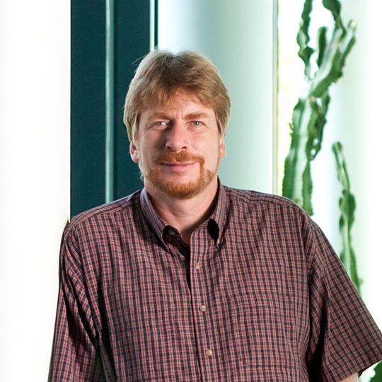 Prof. Frank Bradke Prof. Frank Bradke