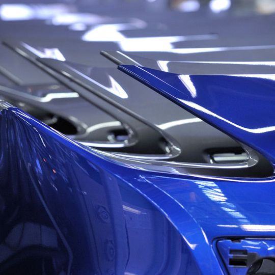 Faurecia verkauft sein Stoßstangen und Frontend-Geschäft an Plastic Omnium. Der Verkauf soll bis 2016 abgewickelt werden. Faurecia verkauft sein Stoßstangen und Frontend-Geschäft an Plastic Omnium. Der Verkauf soll bis 2016 abgewickelt werden.