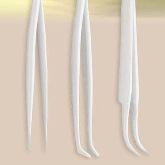 Die Keramikpinzetten sind in unterschiedlichen Ausführungen erhältlich.