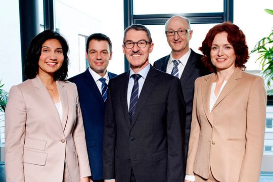 Die neue Geschäftsführung von Mann+Hummel: (v.li.) Filiz Albrecht, Hansjörg Herrmann, Alfred Weber, Manfred Wolf und Emese Weissenbacher.