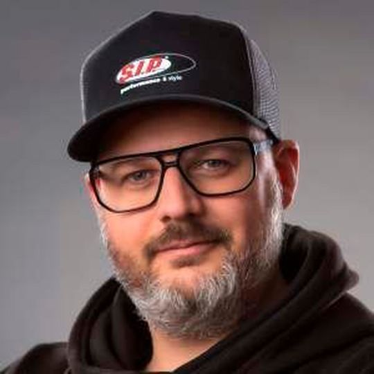 Der Rollerexperte Christian Seidl, Händlerbetreuung D-A-CH, SIP Scootershop GmbH über 2016er-Rollermarkt-Trends. Der Rollerexperte Christian Seidl, Händlerbetreuung D-A-CH, SIP Scootershop GmbH über 2016er-Rollermarkt-Trends.