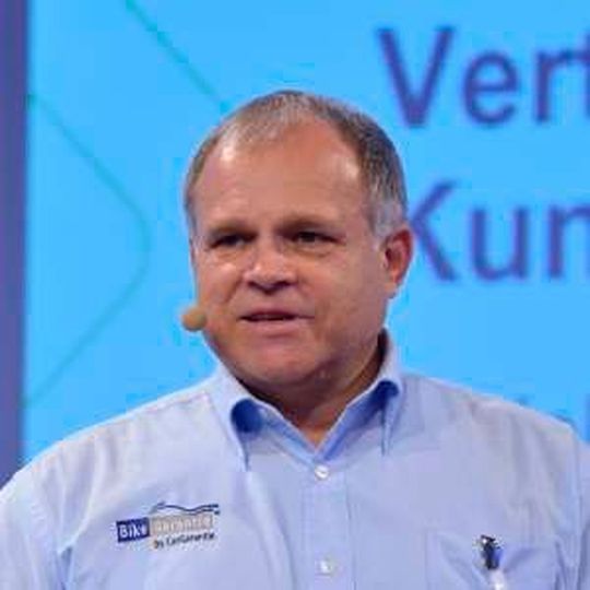 Rudolf Schwär: „Best Practice: Vertriebserfolge durch Kundenbindung“. Rudolf Schwär: „Best Practice: Vertriebserfolge durch Kundenbindung“.