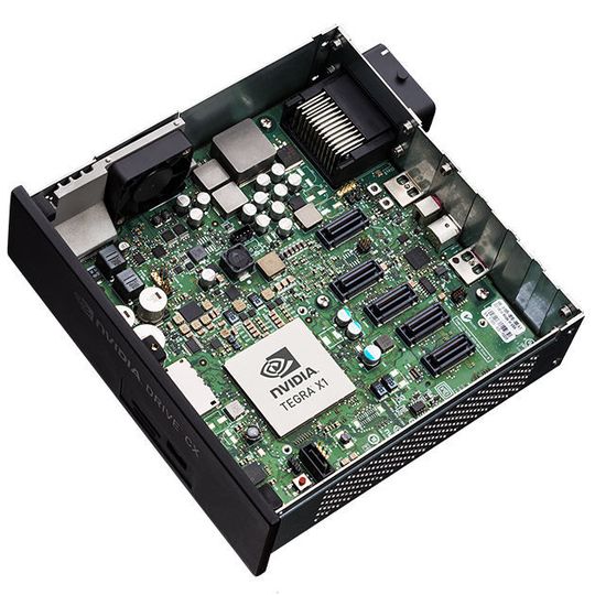 Der Chiphersteller Nvidia hat auf der Technik-Messe CES einen kompakten Supercomputer vorgestellt, mit dem Automobilhersteller selbstfahrende Fahrzeuge entwickeln können. Der Chiphersteller Nvidia hat auf der Technik-Messe CES einen kompakten Supercomputer vorgestellt, mit dem Automobilhersteller selbstfahrende Fahrzeuge entwickeln können.