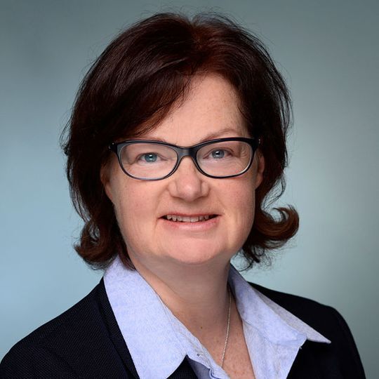 Catherine Mulvey (53) hat seit dem 1. Dezember 2015 die Leitung des Bereichs Original Equipment bei Johnson Controls Power Solutions übernommen. Catherine Mulvey (53) hat seit dem 1. Dezember 2015 die Leitung des Bereichs Original Equipment bei Johnson Controls Power Solutions übernommen.