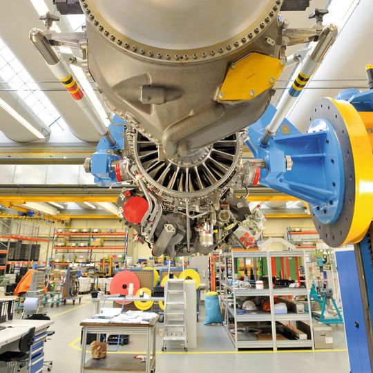 Bei der Schruppbearbeitung für das militärische Propellerturbinen-Triebwerk TP400-D6 setzt die MTU Aero Engines auf Haimer Safe-Lock. MTU ist beim TP400-D6 für den Mitteldruckverdichter, die Mitteldruckturbine und -welle verantwortlich sowie an der Regelung beteiligt. Bei der Schruppbearbeitung für das militärische Propellerturbinen-Triebwerk TP400-D6 setzt die MTU Aero Engines auf Haimer Safe-Lock. MTU ist beim TP400-D6 für den Mitteldruckverdichter, die Mitteldruckturbine und -welle verantwortlich sowie an der Regelung beteiligt.