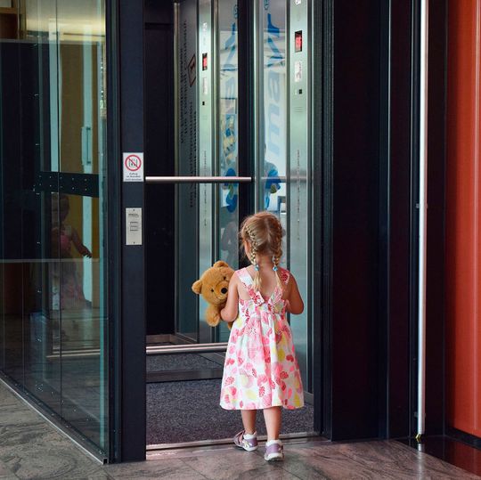 Sicherheit duldet keine Kompromisse: Deshalb gibt es bereits heute Sicherheitsbremsen, die alle Sicherheitsanforderungen nach den neuen Aufzugsnormen EN 81-20 und EN 81-50 erfüllen. Sicherheit duldet keine Kompromisse: Deshalb gibt es bereits heute Sicherheitsbremsen, die alle Sicherheitsanforderungen nach den neuen Aufzugsnormen EN 81-20 und EN 81-50 erfüllen.