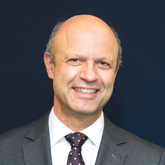 Dr. Frank Stieler, CEO der KraussMaffei Gruppe: „Wir erwarten, dass wir mit ChemChina unseren eingeschlagenen Wachstumskurs vor allem in China und Asien beschleunigen.“ Dr. Frank Stieler, CEO der KraussMaffei Gruppe: „Wir erwarten, dass wir mit ChemChina unseren eingeschlagenen Wachstumskurs vor allem in China und Asien beschleunigen.“