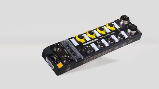 On the standard side two of the ports can be used as IO-Link masters to offer up to 32 standard I/Os via Turck I/O hubs. On the standard side two of the ports can be used as IO-Link masters to offer up to 32 standard I/Os via Turck I/O hubs.