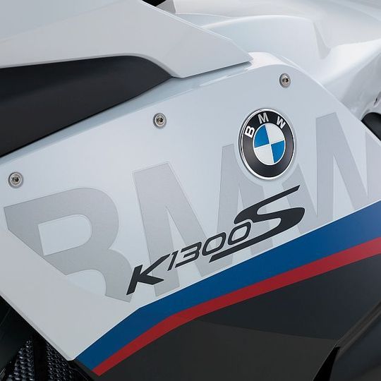 Selbst das schlechtestverkaufte BMW-Motorrad 2015, die K 1300, war immer für fast 2.000 Einheiten gut. Selbst das schlechtestverkaufte BMW-Motorrad 2015, die K 1300, war immer für fast 2.000 Einheiten gut.