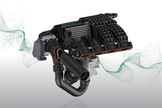 Komplexes Gerät: der Prototyp des aktiven Ansaugmoduls mit integriertem E-Booster von Mann + Hummel. Komplexes Gerät: der Prototyp des aktiven Ansaugmoduls mit integriertem E-Booster von Mann + Hummel.