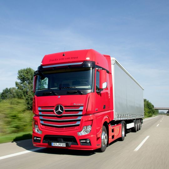 Könnten bald wieder das Straßenbild im Iran mitprägen: Lkw aus dem Hause Daimler. Könnten bald wieder das Straßenbild im Iran mitprägen: Lkw aus dem Hause Daimler.