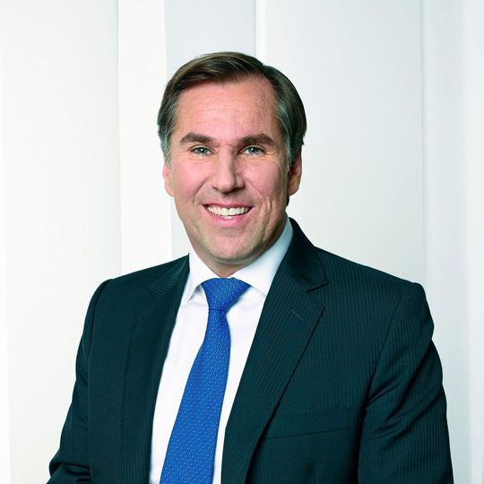 Sika CEO, Jan Jenisch: Bereits im März 2015 hat die Akquisition der Axson Technologies durch Sika stattgefunden. Sika CEO, Jan Jenisch: Bereits im März 2015 hat die Akquisition der Axson Technologies durch Sika stattgefunden.