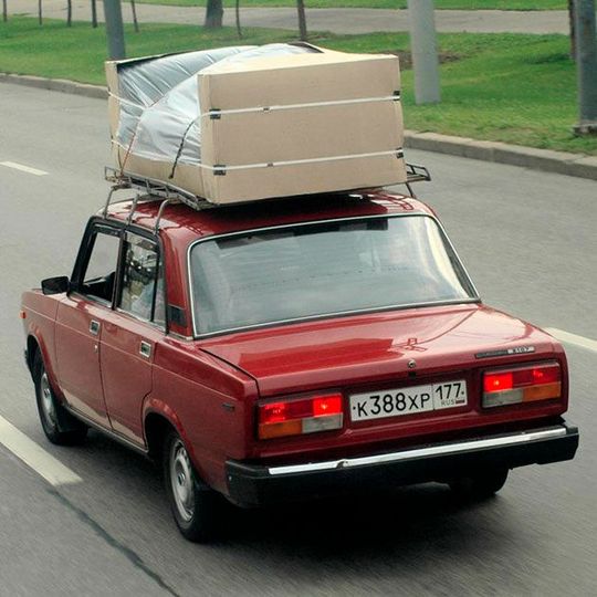 Außen mögen es viele Russen noch traditionell, in ihren Autos rüsten die Fahrer mit Dashcams und Radarwarnern auf. Außen mögen es viele Russen noch traditionell, in ihren Autos rüsten die Fahrer mit Dashcams und Radarwarnern auf.