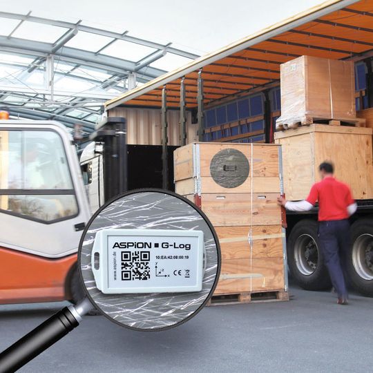 Der digitale Schocksensor G-Log zeichnet zeitgenau auf, wenn es zu Erschütterungen oder kritischen Temperatur-Ereignissen kommt. Der digitale Schocksensor G-Log zeichnet zeitgenau auf, wenn es zu Erschütterungen oder kritischen Temperatur-Ereignissen kommt.