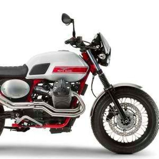 Retrotrend: Sein klassisches Einstiegsmodell V7, aktuell in der Version „Due“ gebaut, hat Moto Guzzi als Basis für die neue Version V7 Stornello hergenommen. Retrotrend: Sein klassisches Einstiegsmodell V7, aktuell in der Version „Due“ gebaut, hat Moto Guzzi als Basis für die neue Version V7 Stornello hergenommen.