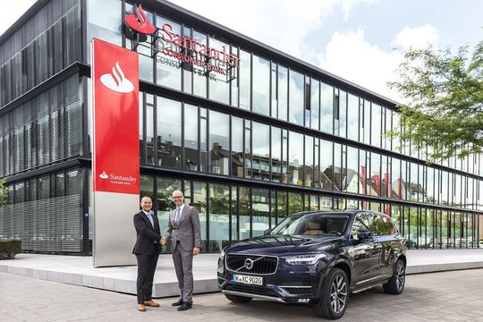 Die beiden Geschäftsführer von VCFS Thomas Mengelkoch (li.) und Rainer Thies wollen die Volvo-Händler noch individueller betreuen.
