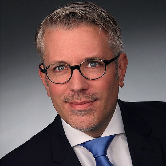 Michael Koppelmann ist neuer Leiter des Geschäftsfeldes Consulting bei der TÜV Süd Auto Plus GmbH. Michael Koppelmann ist neuer Leiter des Geschäftsfeldes Consulting bei der TÜV Süd Auto Plus GmbH.