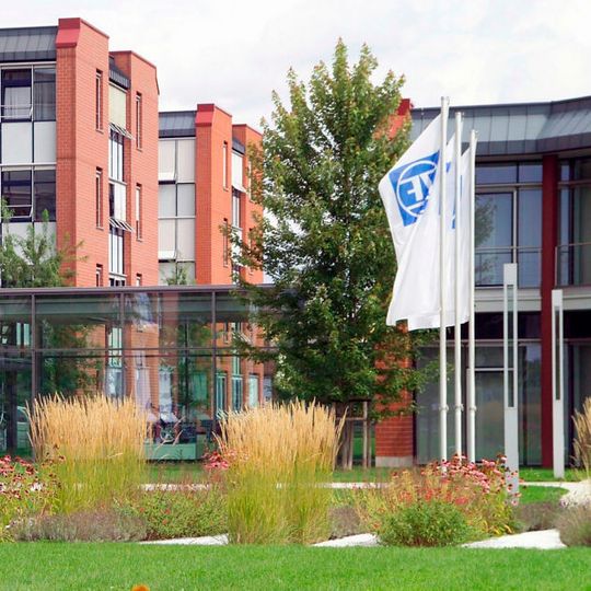 ZF TRW konzentriert sich auf das Kerngeschäft. ZF TRW konzentriert sich auf das Kerngeschäft.
