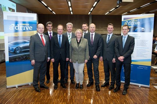 Eröffnung des Tech Center a-drive in Ulm mit Ministerin Bauer (v.l.): Stephan Wolfsried, Matthias Schulze (beide Daimler AG), Prof. Michael Weber (Universitätspräsident Universität Ulm), Prof. Christoph Stiller (FZI/KIT), Dr. Thorsten Mahler (EICT), Prof. Klaus Dietmayer (Uni Ulm), Prof. Marius Zöllner (FZI/KIT) und Prof. Christian Waldschmidt (Uni Ulm). Eröffnung des Tech Center a-drive in Ulm mit Ministerin Bauer (v.l.): Stephan Wolfsried, Matthias Schulze (beide Daimler AG), Prof. Michael Weber (Universitätspräsident Universität Ulm), Prof. Christoph Stiller (FZI/KIT), Dr. Thorsten Mahler (EICT), Prof. Klaus Dietmayer (Uni Ulm), Prof. Marius Zöllner (FZI/KIT) und Prof. Christian Waldschmidt (Uni Ulm).