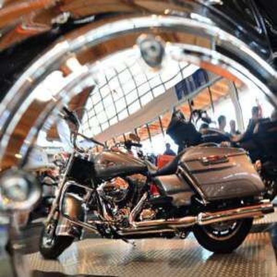 Regionalmessen wie die Motorradwelt Bodensee in Friedrichshafen fördern die Verkaufslust der Kunden. Regionalmessen wie die Motorradwelt Bodensee in Friedrichshafen fördern die Verkaufslust der Kunden.