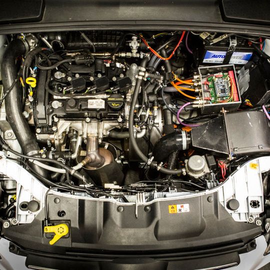 Forscher der FH Köln haben einen neuen Allrad-Hybridantrieb entwickelt und suchen nun Industriepartner für die Umsetzung. Forscher der FH Köln haben einen neuen Allrad-Hybridantrieb entwickelt und suchen nun Industriepartner für die Umsetzung.