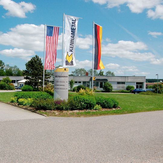 Mit drei Standorten in Nabburg und Vohenstrauß zählt Kennametal zu einem der größten Arbeitgeber in der Region. Mit drei Standorten in Nabburg und Vohenstrauß zählt Kennametal zu einem der größten Arbeitgeber in der Region.