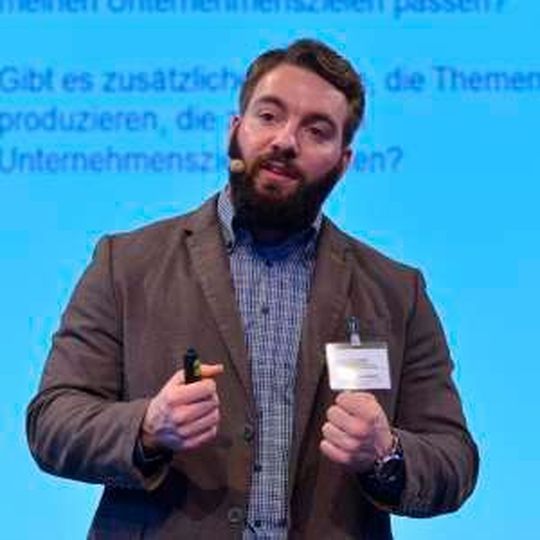 Johannes Klotz von SW-Motech riet den Motorradhändlern, die Macht von Facebook zu nutzen. Johannes Klotz von SW-Motech riet den Motorradhändlern, die Macht von Facebook zu nutzen.