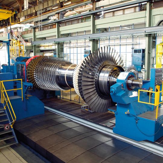 Bild 1: Drehmaschine von der Heinrich Georg GmbH. Bild 1: Drehmaschine von der Heinrich Georg GmbH.