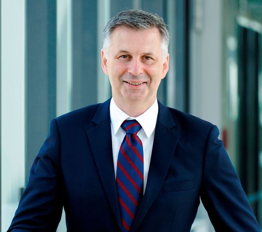 Prof. Robert Schmitt Prof. Robert Schmitt