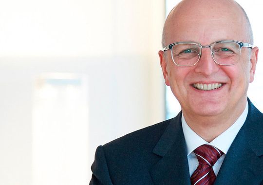 Rolf Schwirz, CEO von Kontron, sieht in der Partnerschaft Ennoconn/Foxconn einen wichtigen Schritt für die Präsenz von Kontron am APAC-Markt. Rolf Schwirz, CEO von Kontron, sieht in der Partnerschaft Ennoconn/Foxconn einen wichtigen Schritt für die Präsenz von Kontron am APAC-Markt.