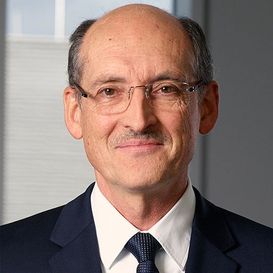 Dr. Ernst Scheid hat den Vorsitz der Geschäftsführung in der neu gegründeten FEV Asia GmbH übernommen. Dr. Ernst Scheid hat den Vorsitz der Geschäftsführung in der neu gegründeten FEV Asia GmbH übernommen.