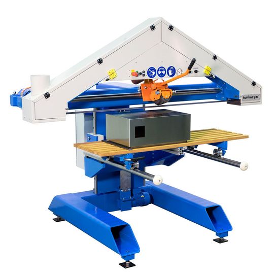 Mit den Abmessungen von 2400 x 1850 x 2000 mm lässt sich die EBSC leicht in vorhandene Fertigungsstrukturen integrieren. Mit den Abmessungen von 2400 x 1850 x 2000 mm lässt sich die EBSC leicht in vorhandene Fertigungsstrukturen integrieren.