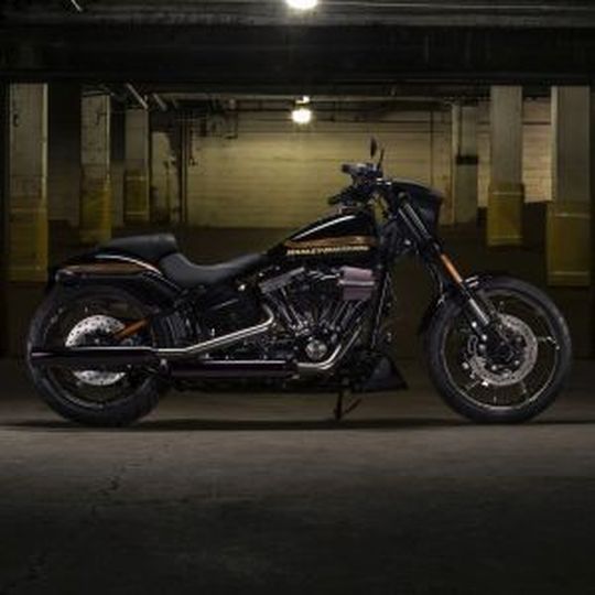 Die CVO Pro Street Breakout verfügt über zahlreiche Styling-Features. Die CVO Pro Street Breakout verfügt über zahlreiche Styling-Features.