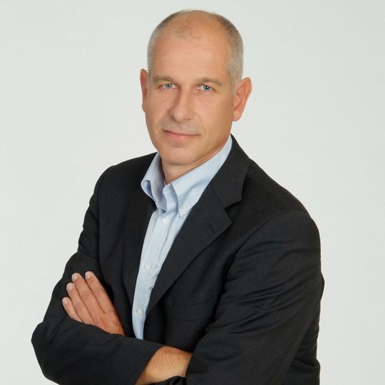 Robert Schmitz, Country Manager DACH, Qlik Robert Schmitz, Country Manager DACH, Qlik