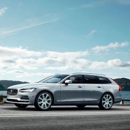 Volvo zeigte bereits in Stockholm den Nachfolger des Businessklassen-Kombis V70. Volvo zeigte bereits in Stockholm den Nachfolger des Businessklassen-Kombis V70.