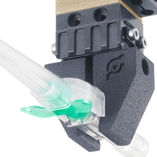 Für hohe Prozesssicherheit und Produktivität sorgen die Produkte von Schunk auch in der Produktion von medizinischen Produkten. Für hohe Prozesssicherheit und Produktivität sorgen die Produkte von Schunk auch in der Produktion von medizinischen Produkten.