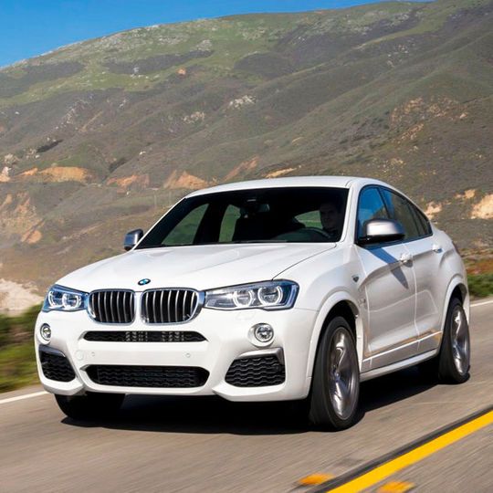 Mit dem 360 PS starken BMW X4 M40i geben die Münchner einen Vorgeschmack auf die reinrassige M-Sportvariante des SUV-Coupés. Mit dem 360 PS starken BMW X4 M40i geben die Münchner einen Vorgeschmack auf die reinrassige M-Sportvariante des SUV-Coupés.