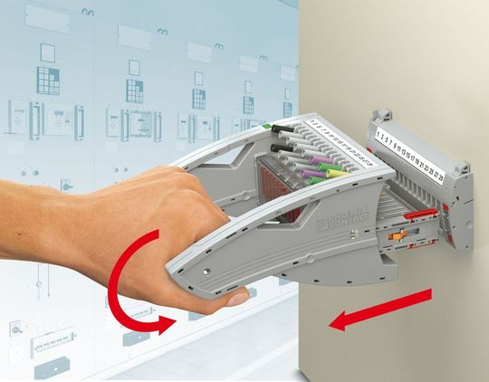 Hohe Sicherheit beim Prüfen: beim Ziehen des Steckers sorgt eine patentierte Drehgriffmechanik bei geringem Kraftaufwand für exakte Signalzustände.