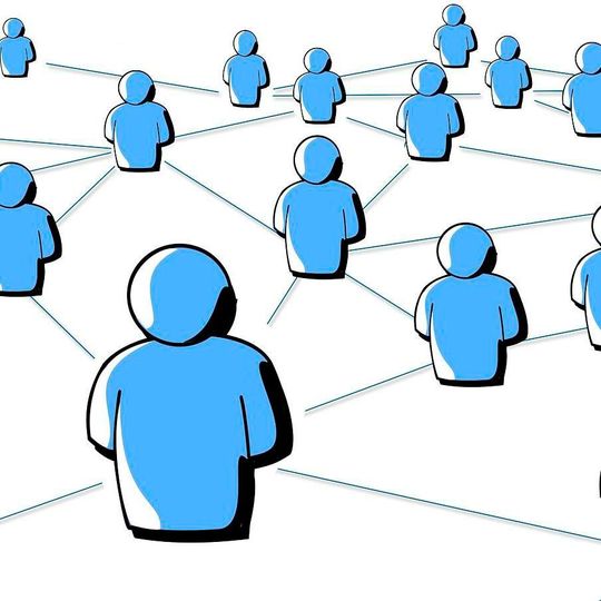 In sozialen Systemen wie Unternehmen werden tiefgreifende Veränderungen nur erreicht, wenn diese von allen, also Führungskräften UND Mitarbeitern (mit-)getragen werden. In sozialen Systemen wie Unternehmen werden tiefgreifende Veränderungen nur erreicht, wenn diese von allen, also Führungskräften UND Mitarbeitern (mit-)getragen werden.