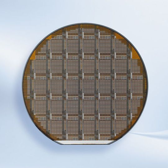Bild 1: Ein prozessierter 150-mm-Wafer in GaN-on-Si-Technologie Bild 1: Ein prozessierter 150-mm-Wafer in GaN-on-Si-Technologie